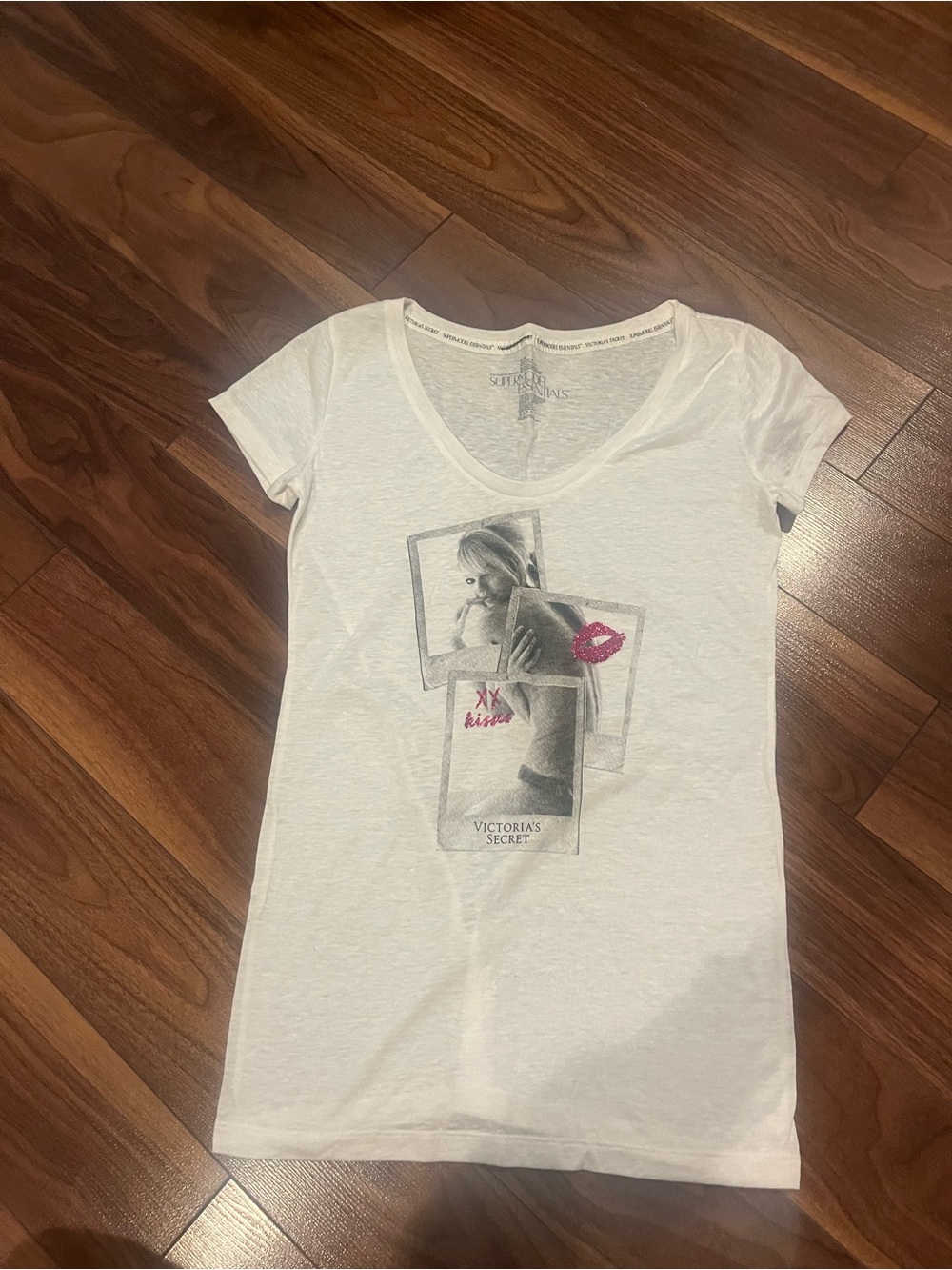 Victoria's Secret White V-Neck Graphic Tee with Pink Kiss